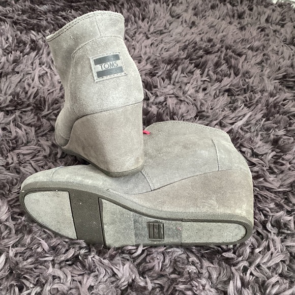 TOMS WEDGES/BOOTIES - Picture 5 of 5